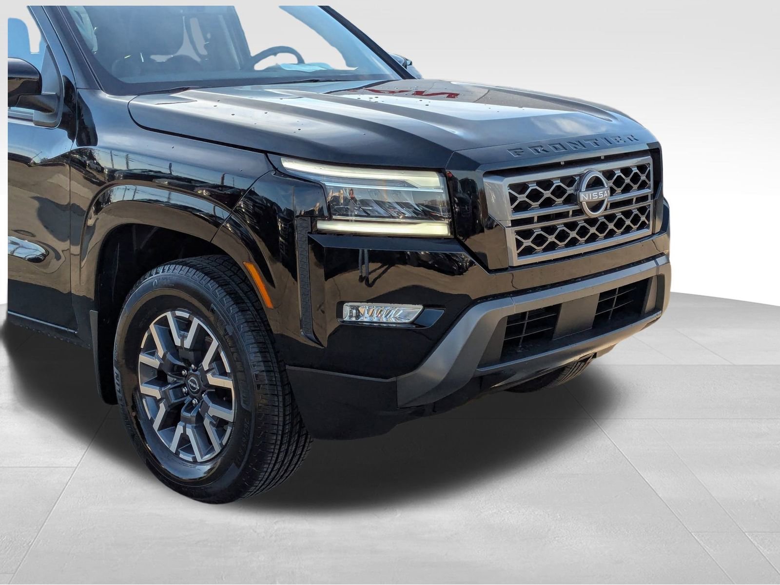 Certified 2024 Nissan Frontier SL w/ Technology Package image 34