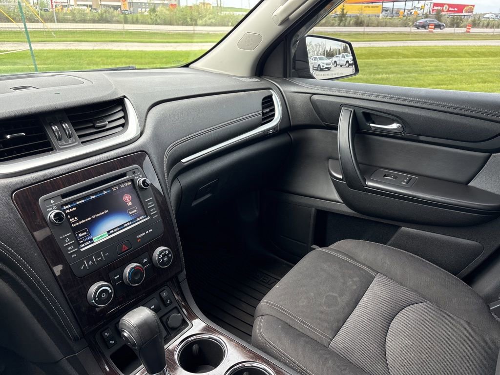 Used 2016 Chevrolet Traverse LT w/ Style and Technology Package AWD/4WD image 30