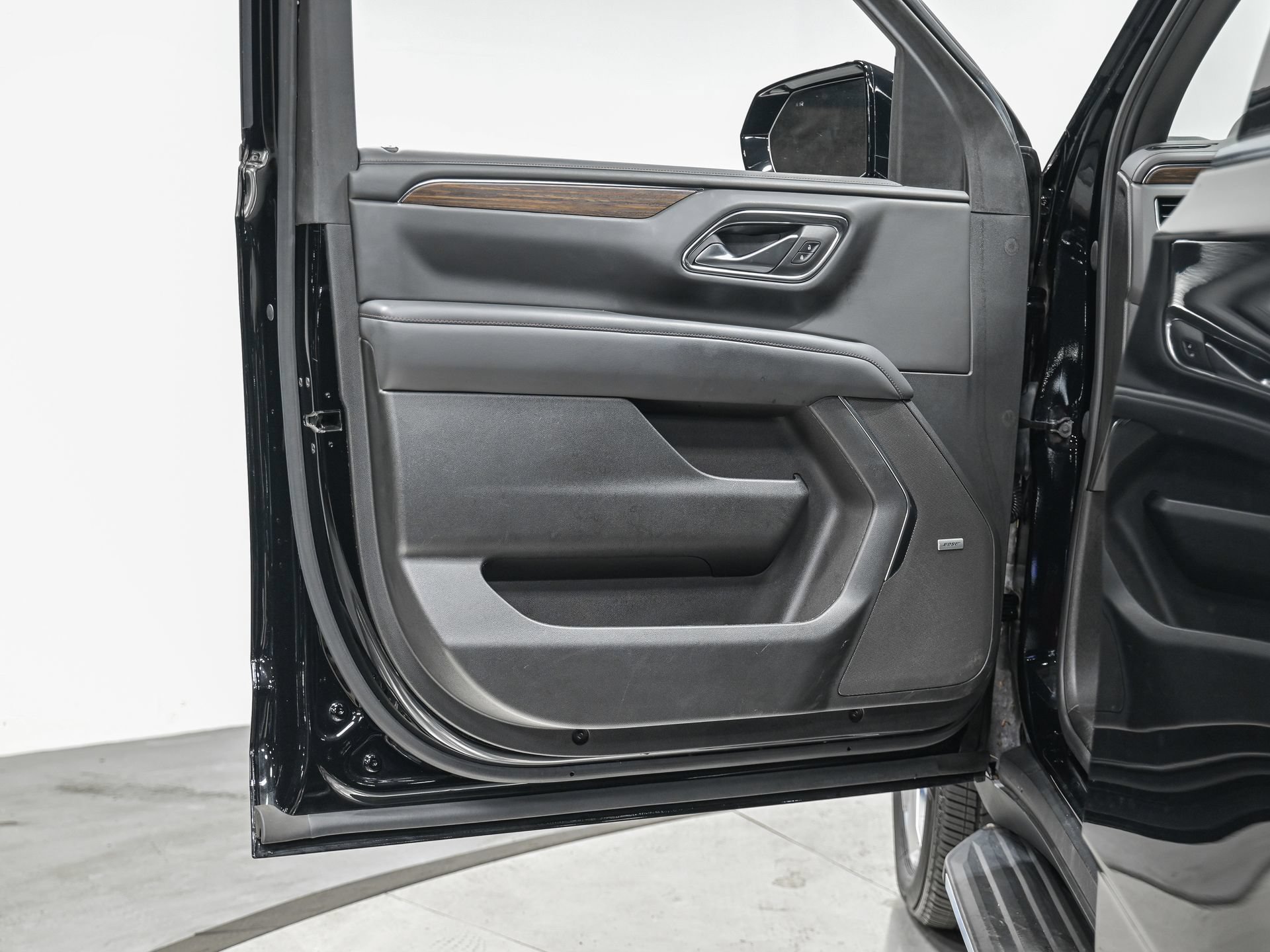 Used 2022 Chevrolet Tahoe High Country AWD/4WD image 12