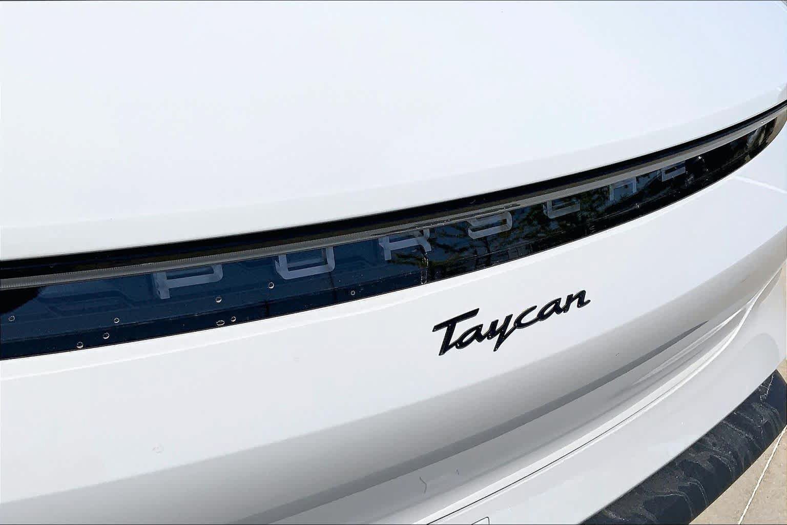 Used 2022 Porsche Taycan RWD image 28