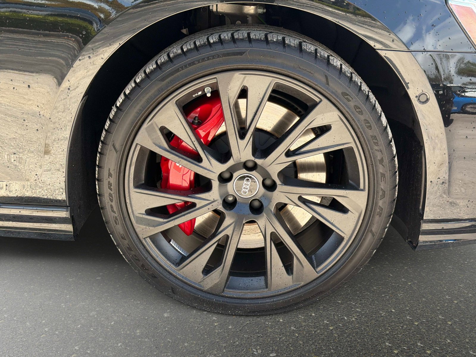 Used 2025 Audi S8 4.0T image 19