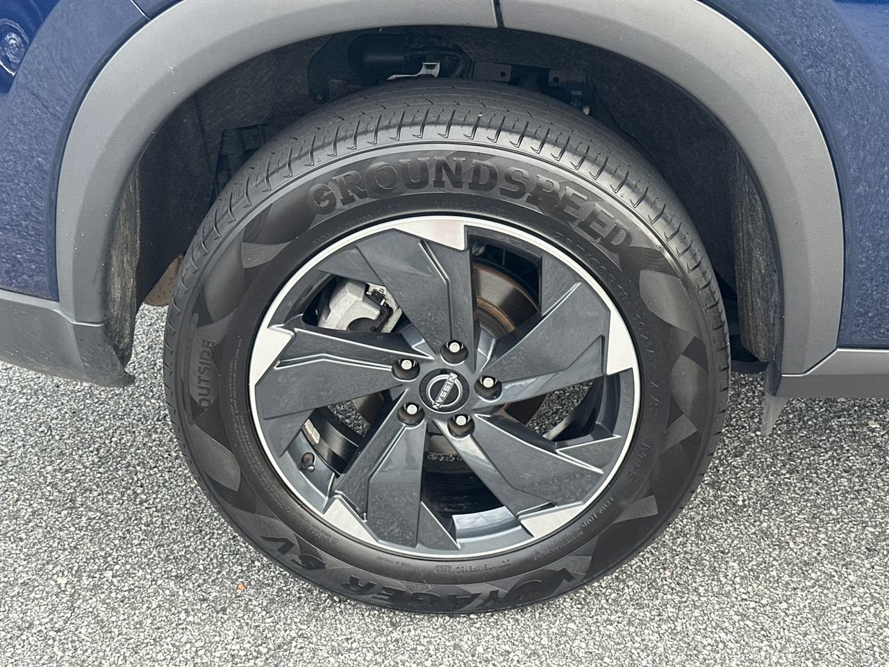Used 2025 Nissan Rogue SV AWD/4WD image 19