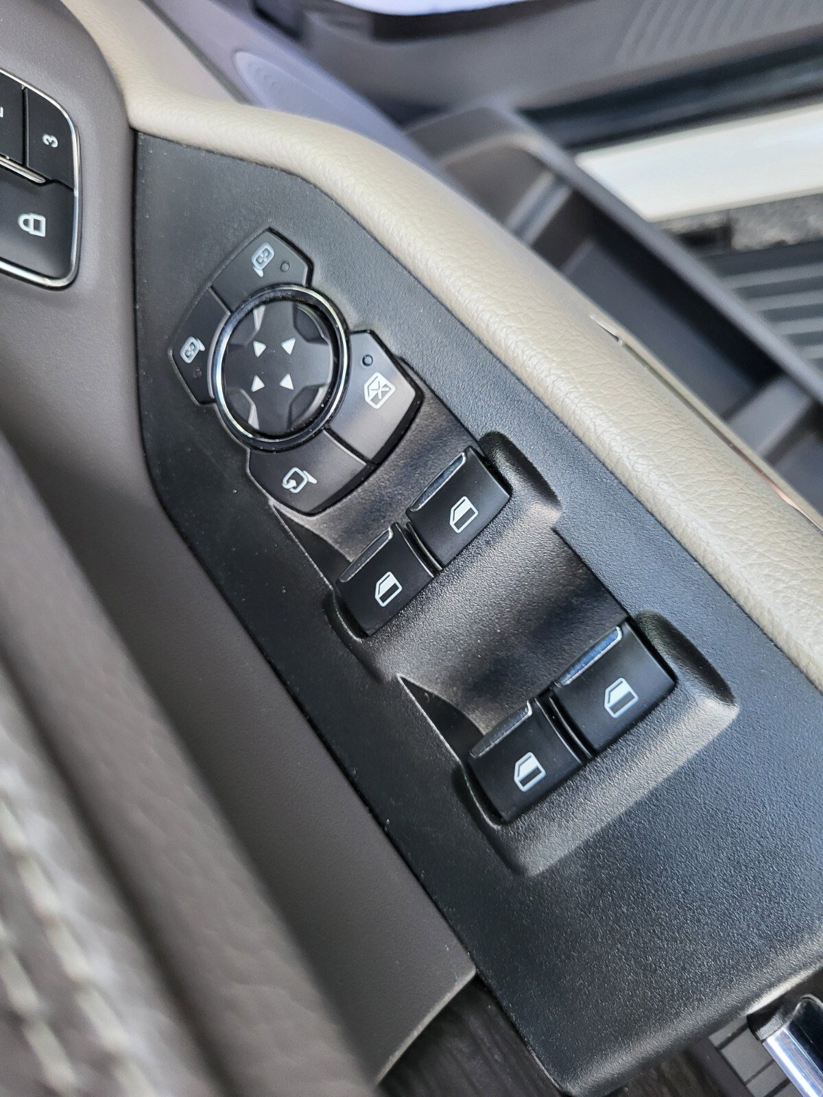 Certified 2021 Ford Expedition Limited image 18