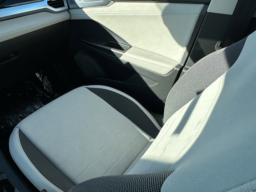 New 2025 Volkswagen Taos SE image 14