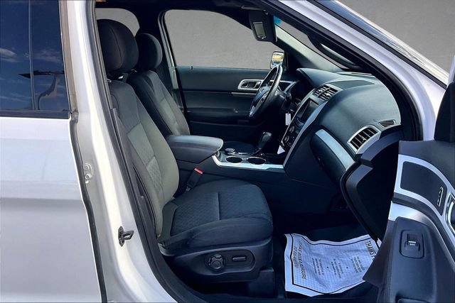 Used 2014 Ford Explorer XLT w/ Equipment Group 201A AWD/4WD image 4