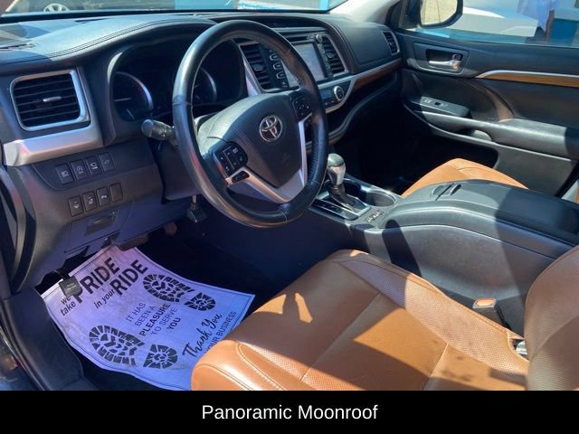 Used 2017 Toyota Highlander Limited Platinum AWD/4WD image 6