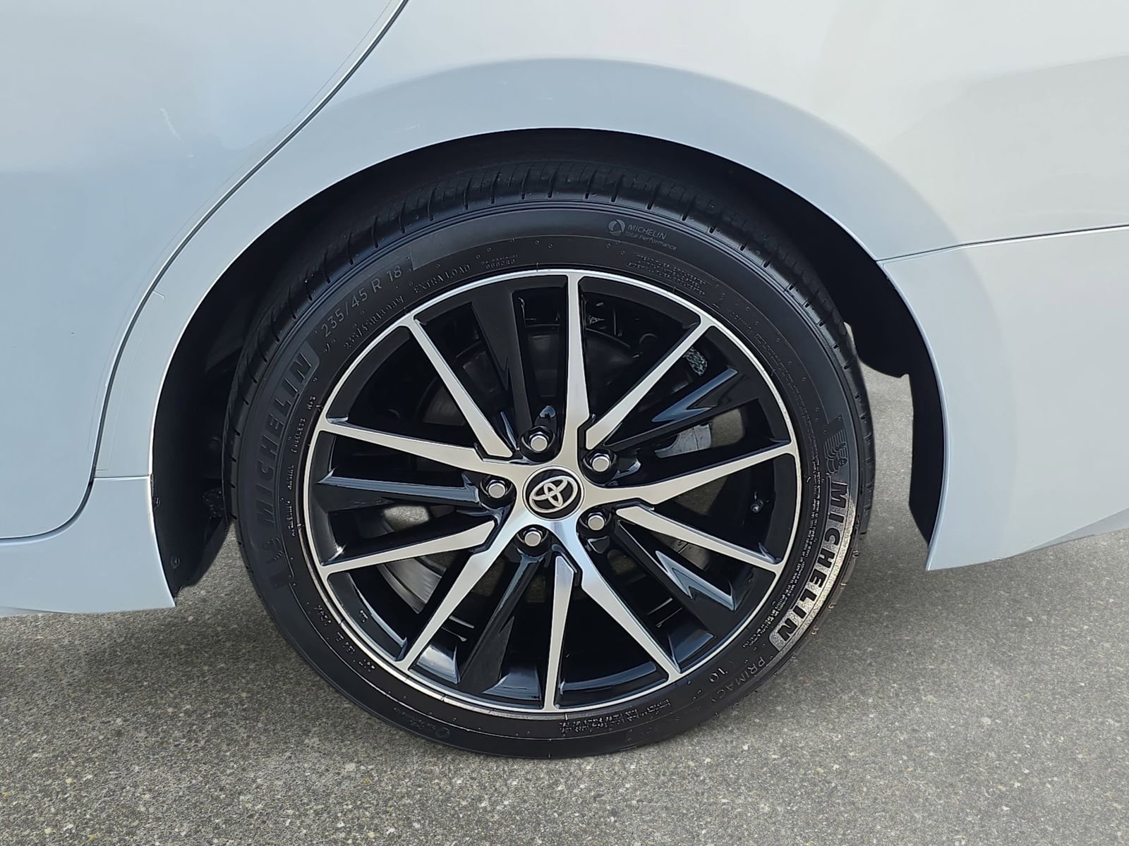 Used 2024 Toyota Camry SE w/ Convenience Package image 32