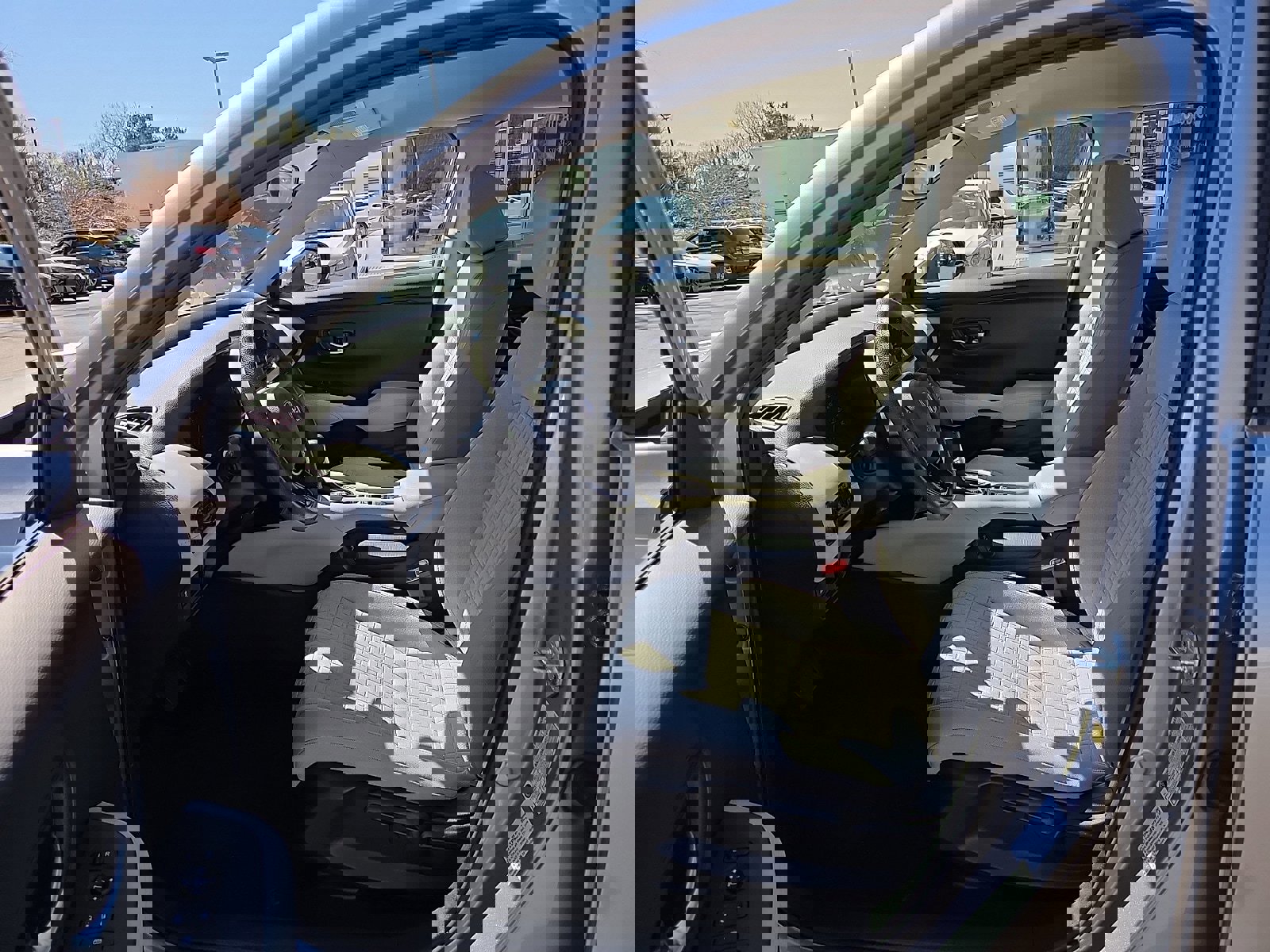 Used 2023 Honda HR-V LX image 14