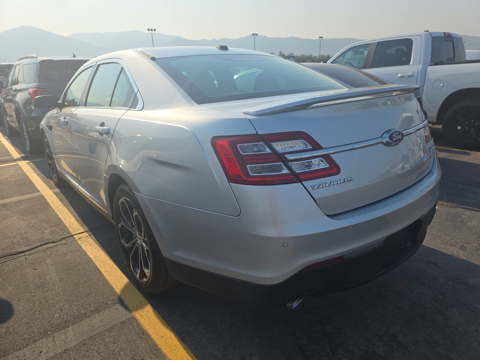 Used 2018 Ford Taurus SHO AWD/4WD image 6