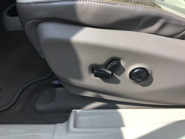 Used 2017 Chrysler Pacifica Touring-L FWD image 30