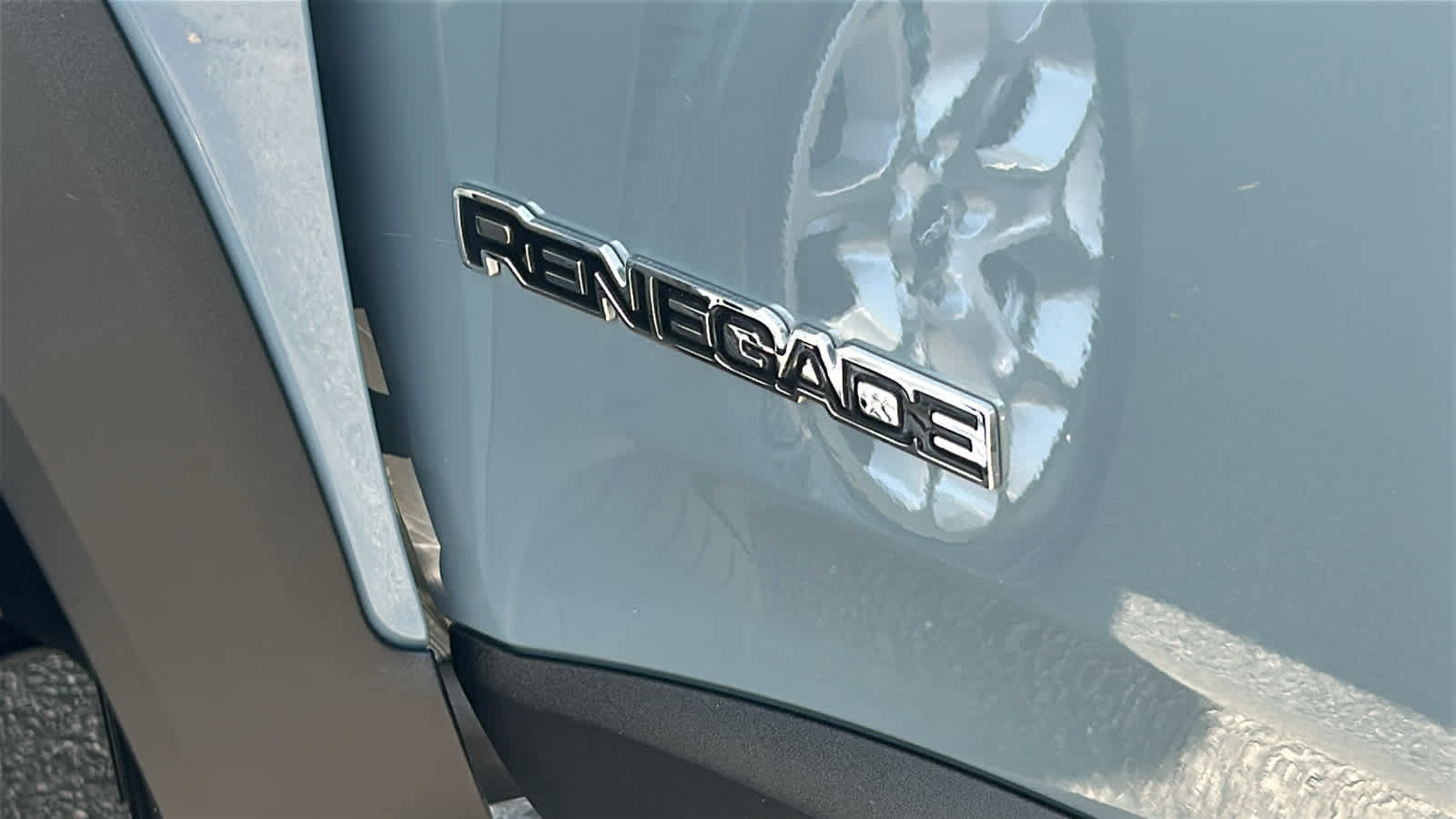 Used 2017 Jeep Renegade Latitude AWD/4WD image 28