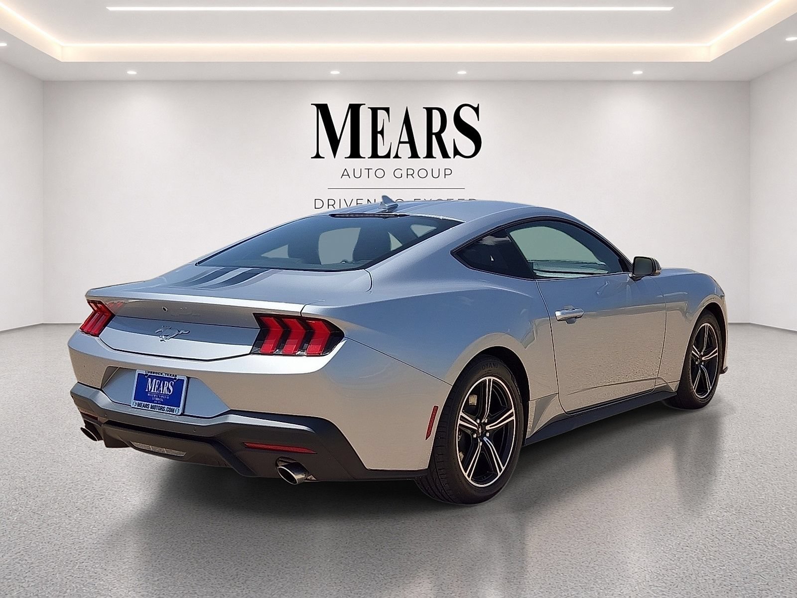 Used 2024 Ford Mustang Coupe RWD image 5