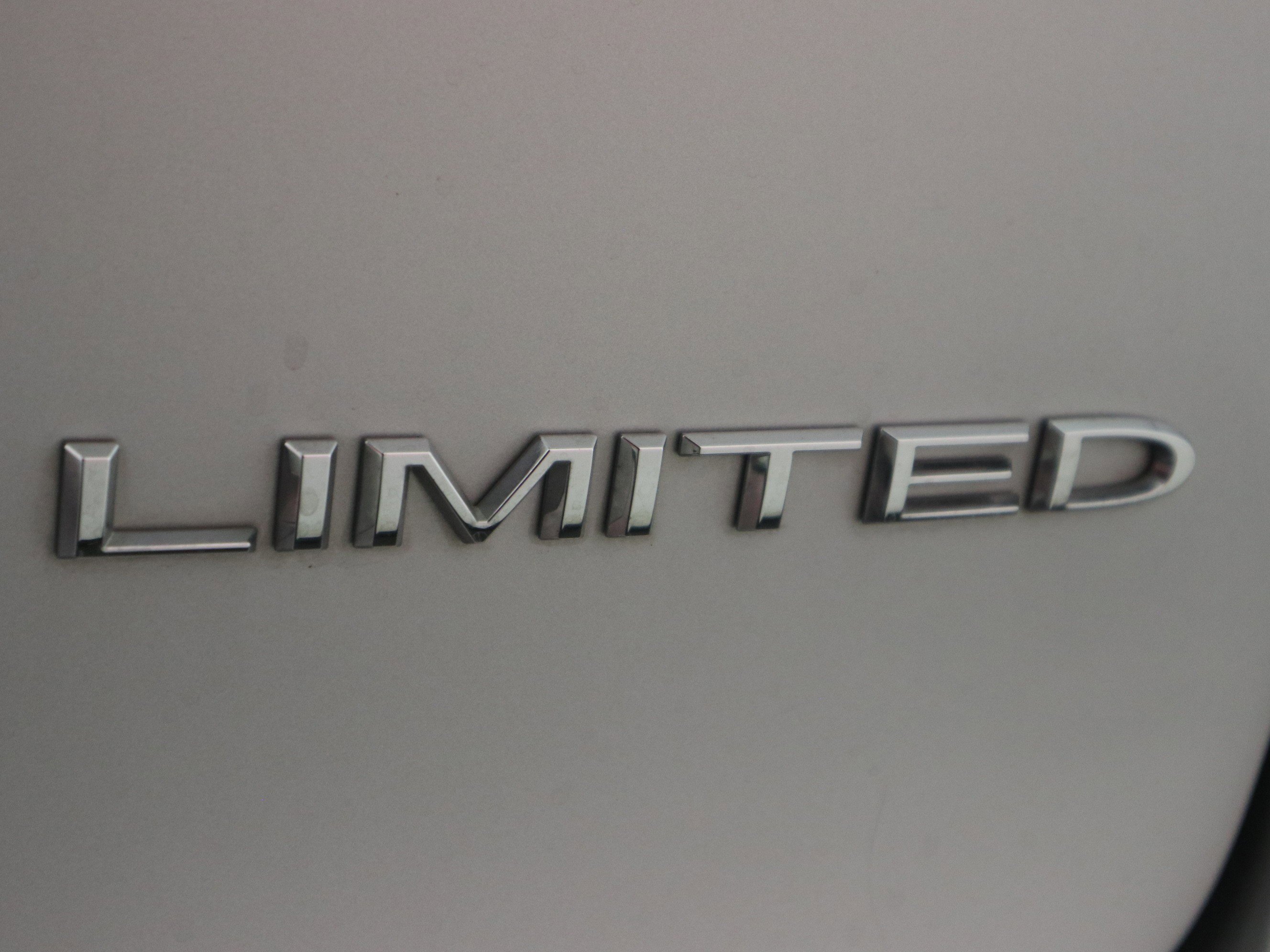 Used 2024 Chrysler Pacifica Limited image 38