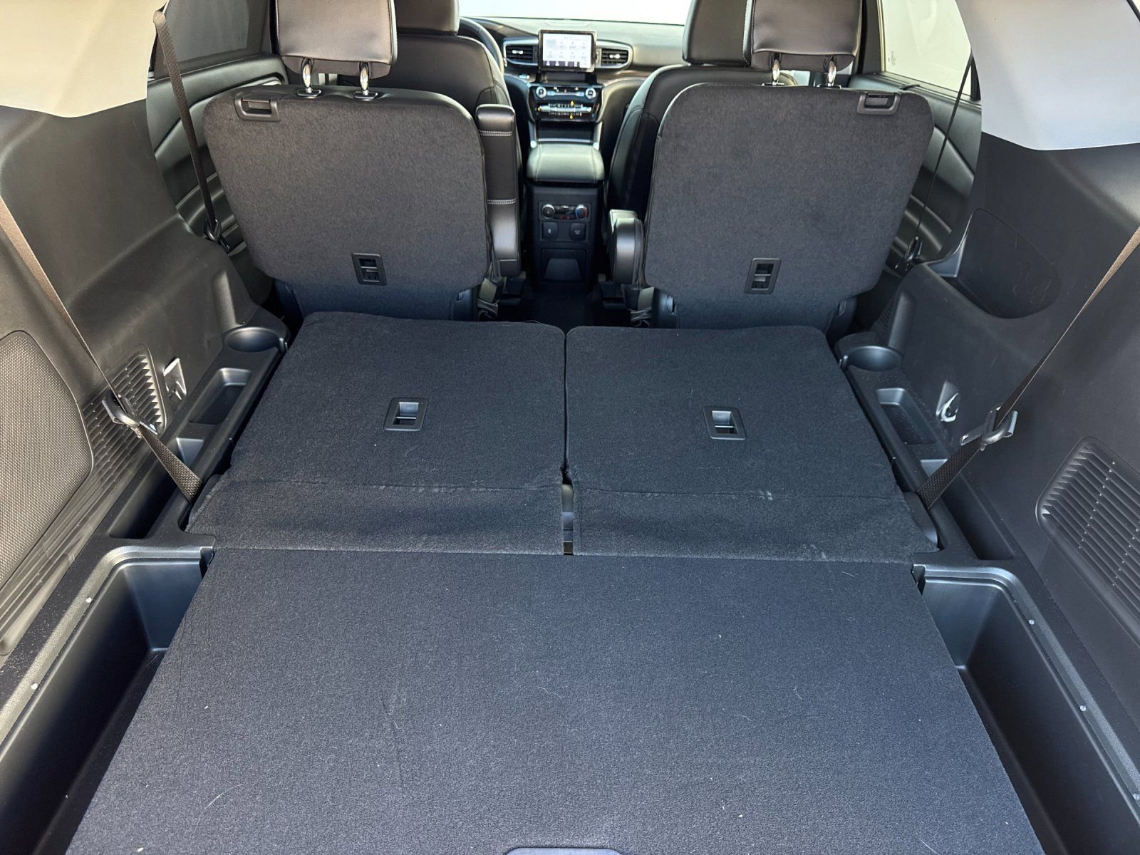 Used 2024 Ford Explorer Limited w/ Equipment Group 301A image 18