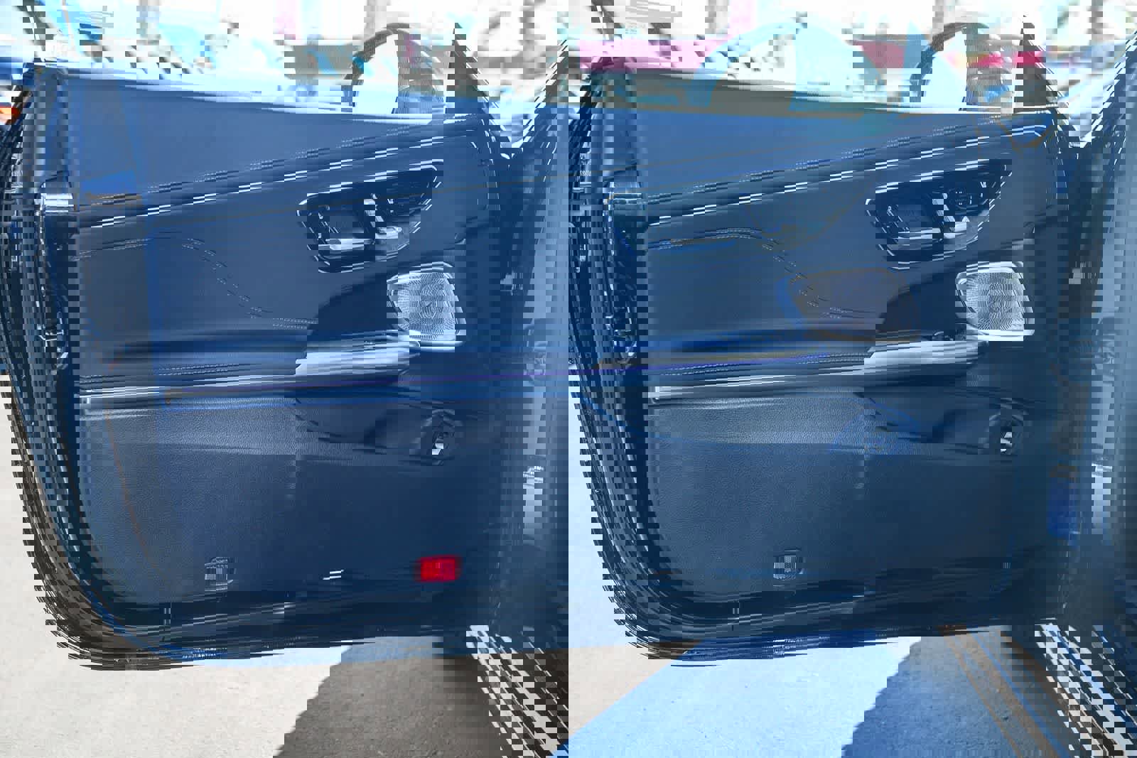 Used 2025 Mercedes-Benz CLE 300 4MATIC Coupe image 17