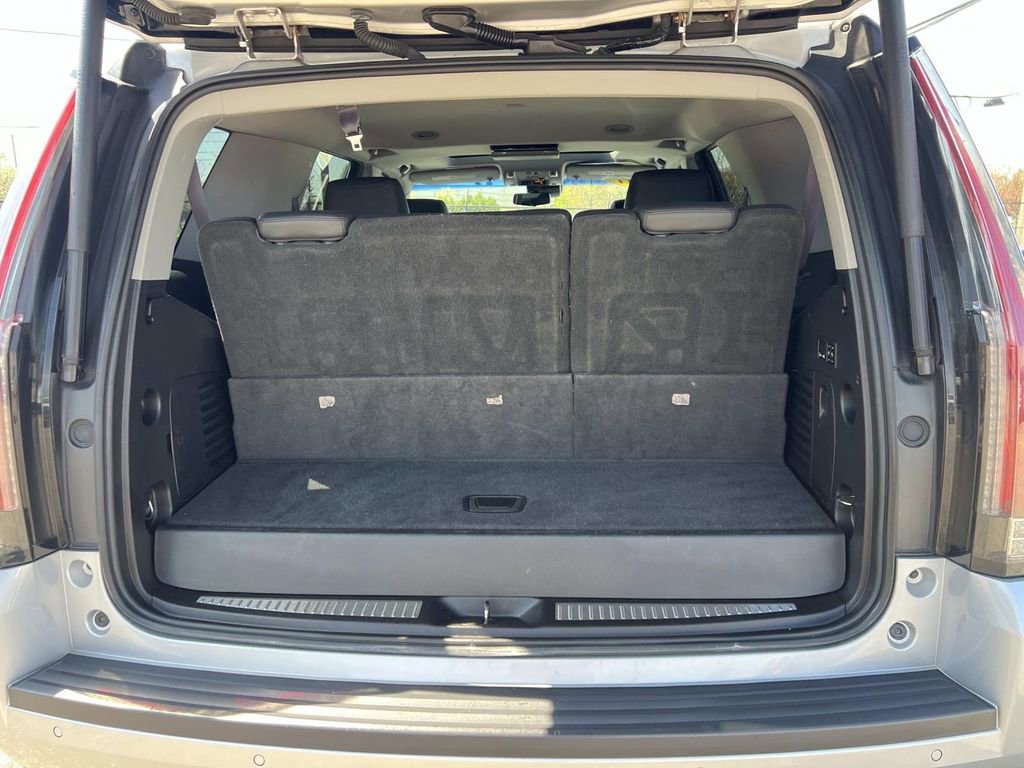 Used 2017 Cadillac Escalade Premium Luxury AWD/4WD image 9