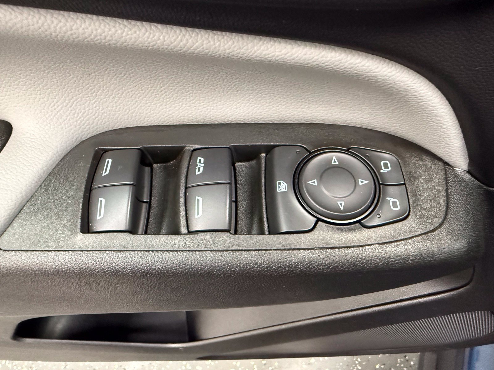 Used 2024 Chevrolet Equinox LS FWD image 10