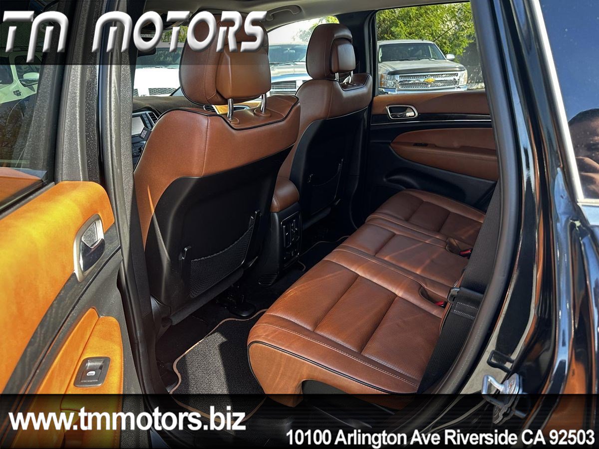 Used 2013 Jeep Grand Cherokee Overland Summit AWD/4WD image 19