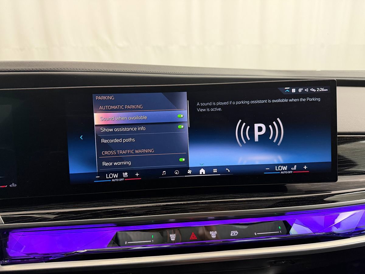 Used 2025 BMW 740i xDrive image 51