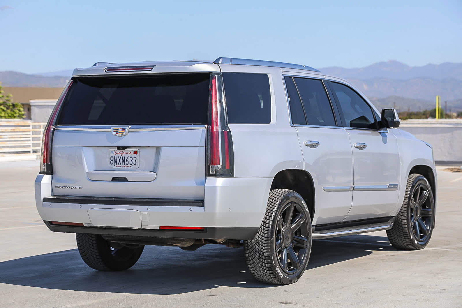 Used 2020 Cadillac Escalade Luxury AWD/4WD image 5