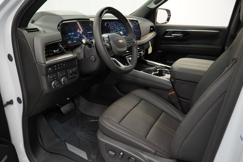 Used 2026 Chevrolet Tahoe High Country AWD/4WD image 11