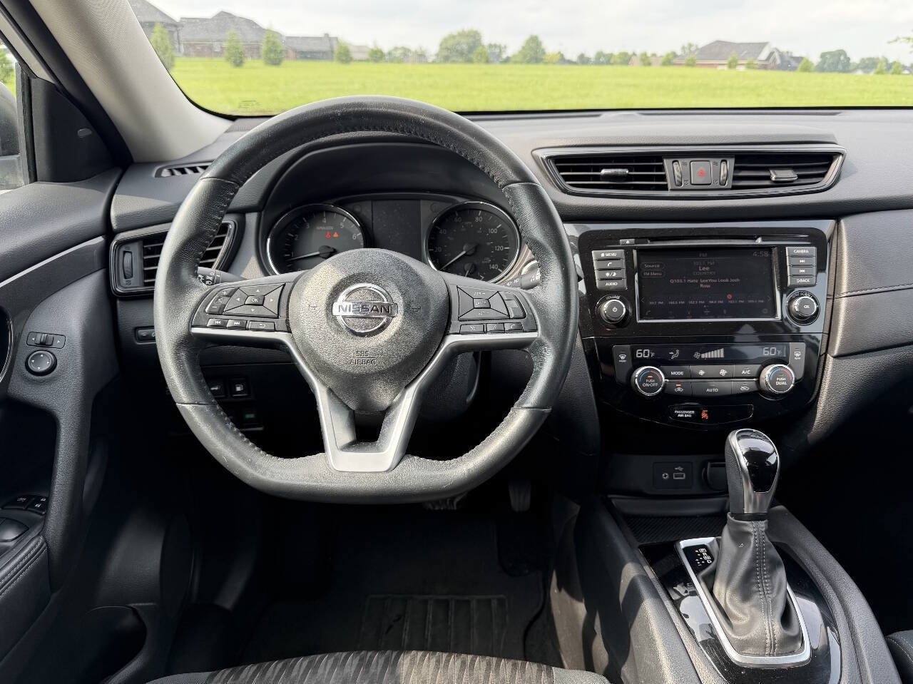 Used 2018 Nissan Rogue SV FWD image 9