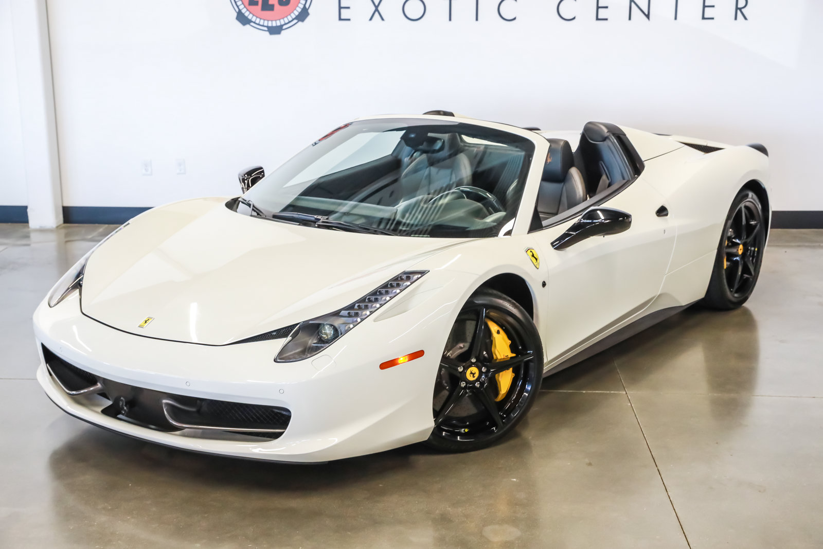 Used 2013 Ferrari 458 Spider RWD image 5