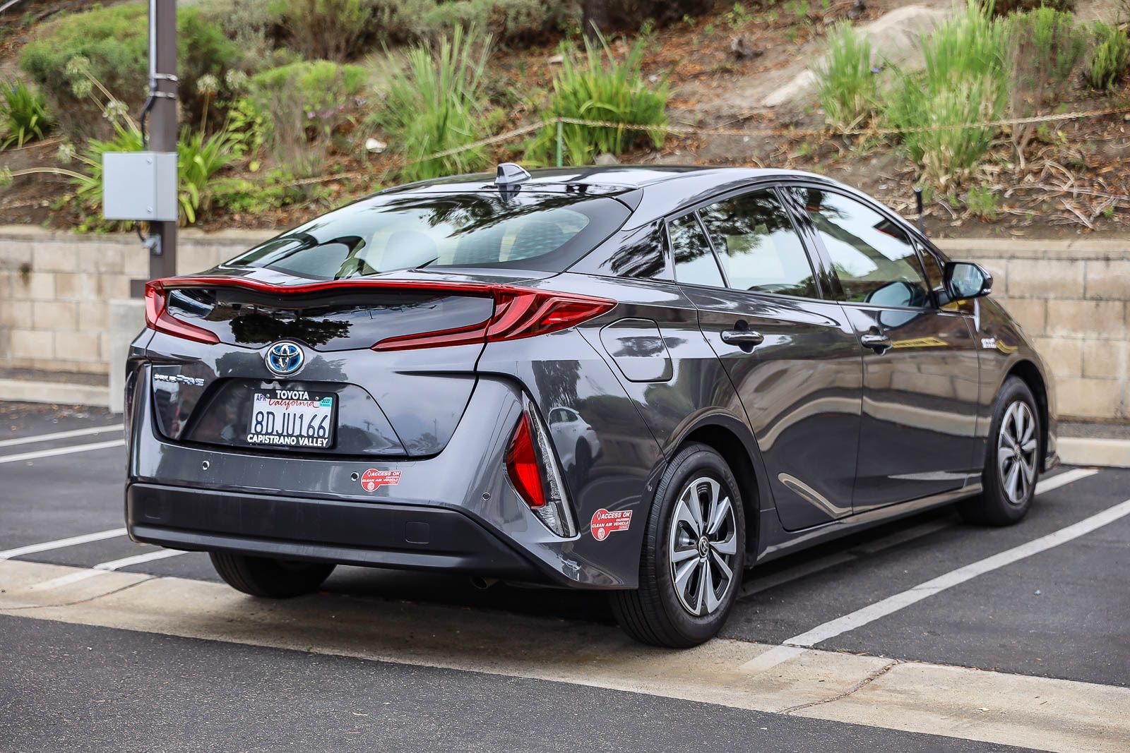 Used 2017 Toyota Prius Prime Advanced w/ Preferred Accessory Package FWD image 4