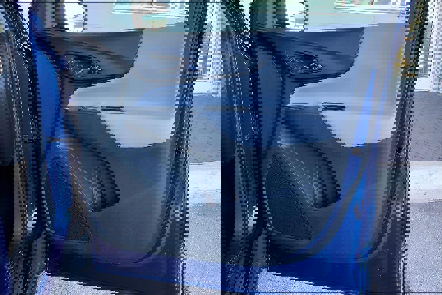 Used 2023 Chevrolet Equinox LS w/ LS Convenience Package image 23