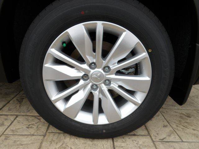 New 2025 Mitsubishi Outlander ES image 10