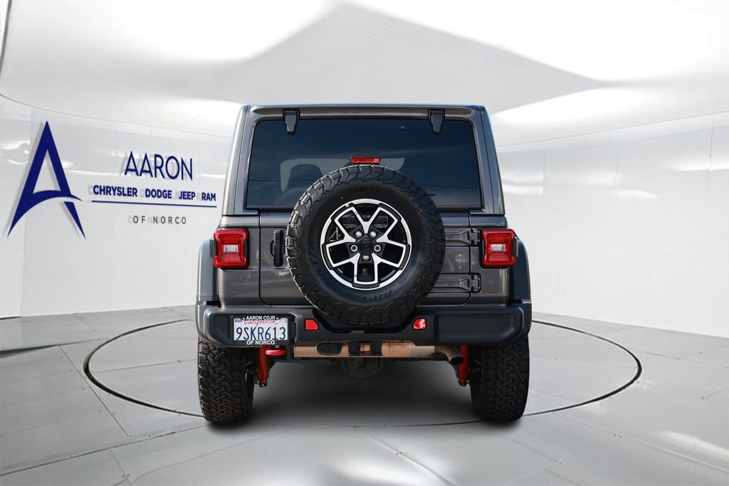 Used 2025 Jeep Wrangler Unlimited Rubicon AWD/4WD image 3