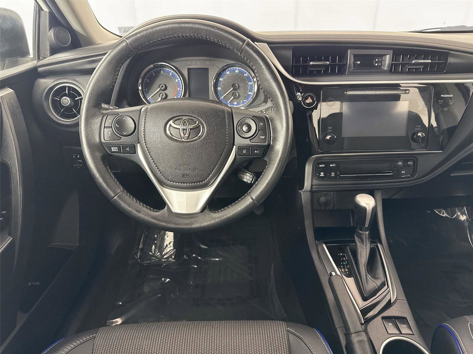 Used 2017 Toyota Corolla SE image 26