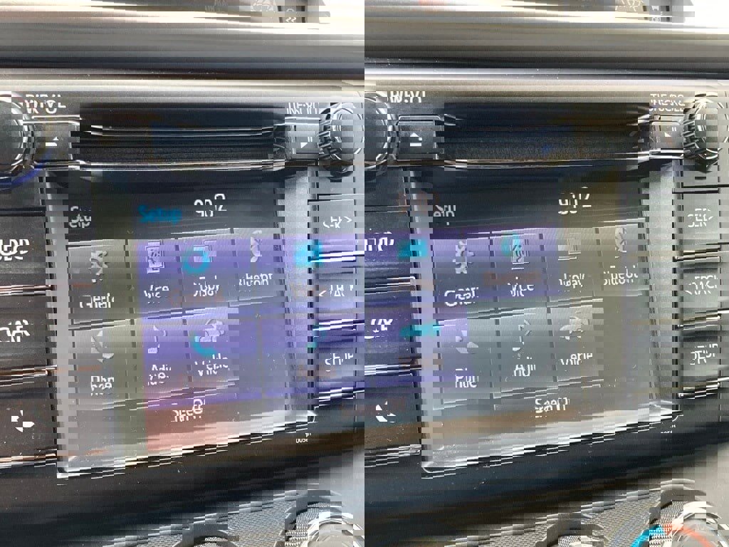 Used 2018 Toyota RAV4 LE image 21