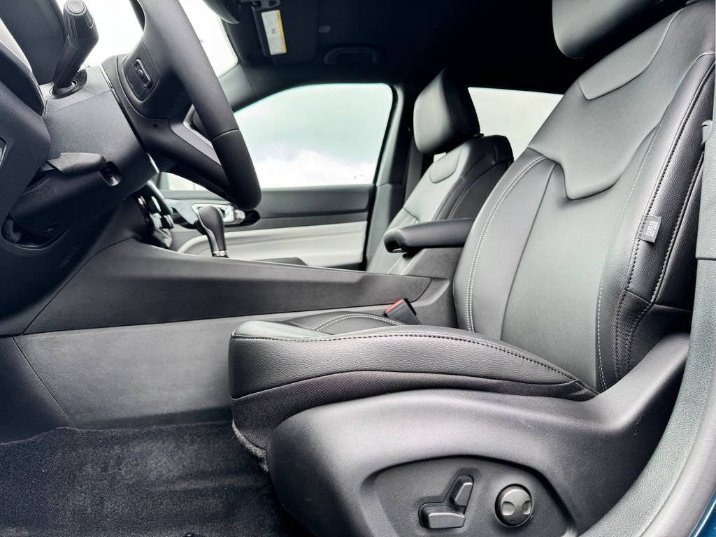 New 2026 Jeep Compass Limited AWD/4WD image 17