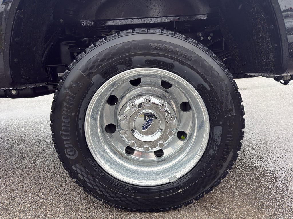 New 2026 Ford F450 XL w/ XL Chrome Package image 18