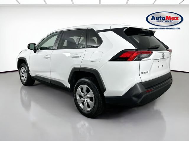 Used 2024 Toyota RAV4 LE AWD/4WD image 5
