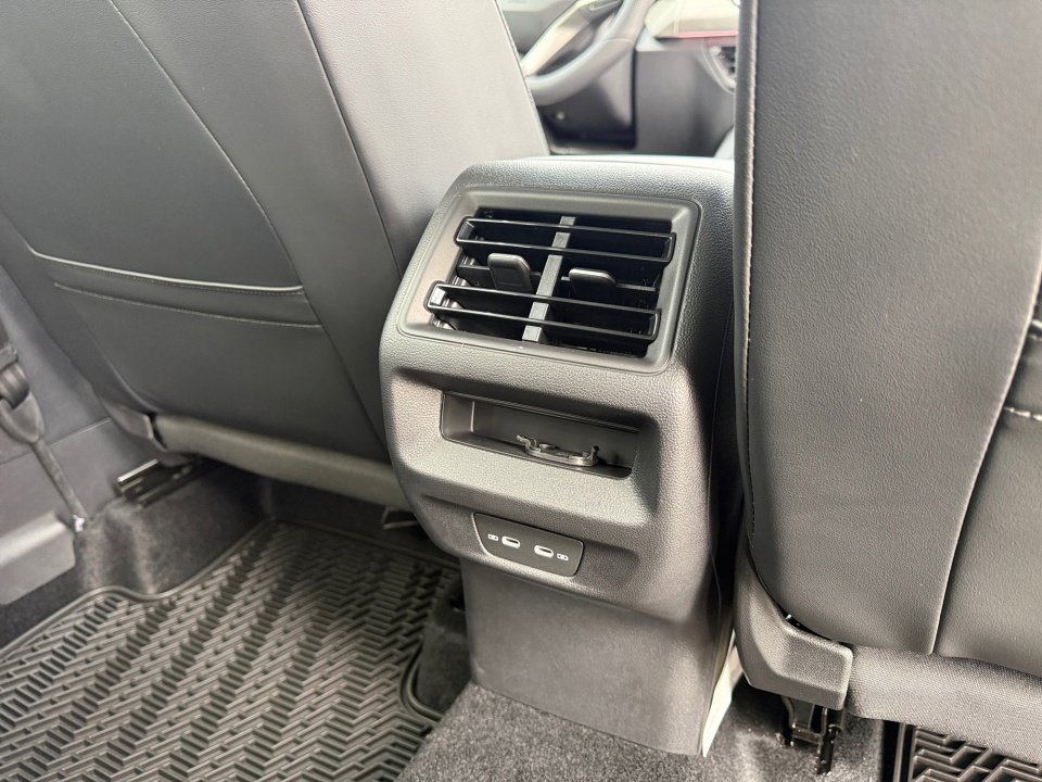 New 2026 Volkswagen Tiguan SE R-Line AWD/4WD image 29