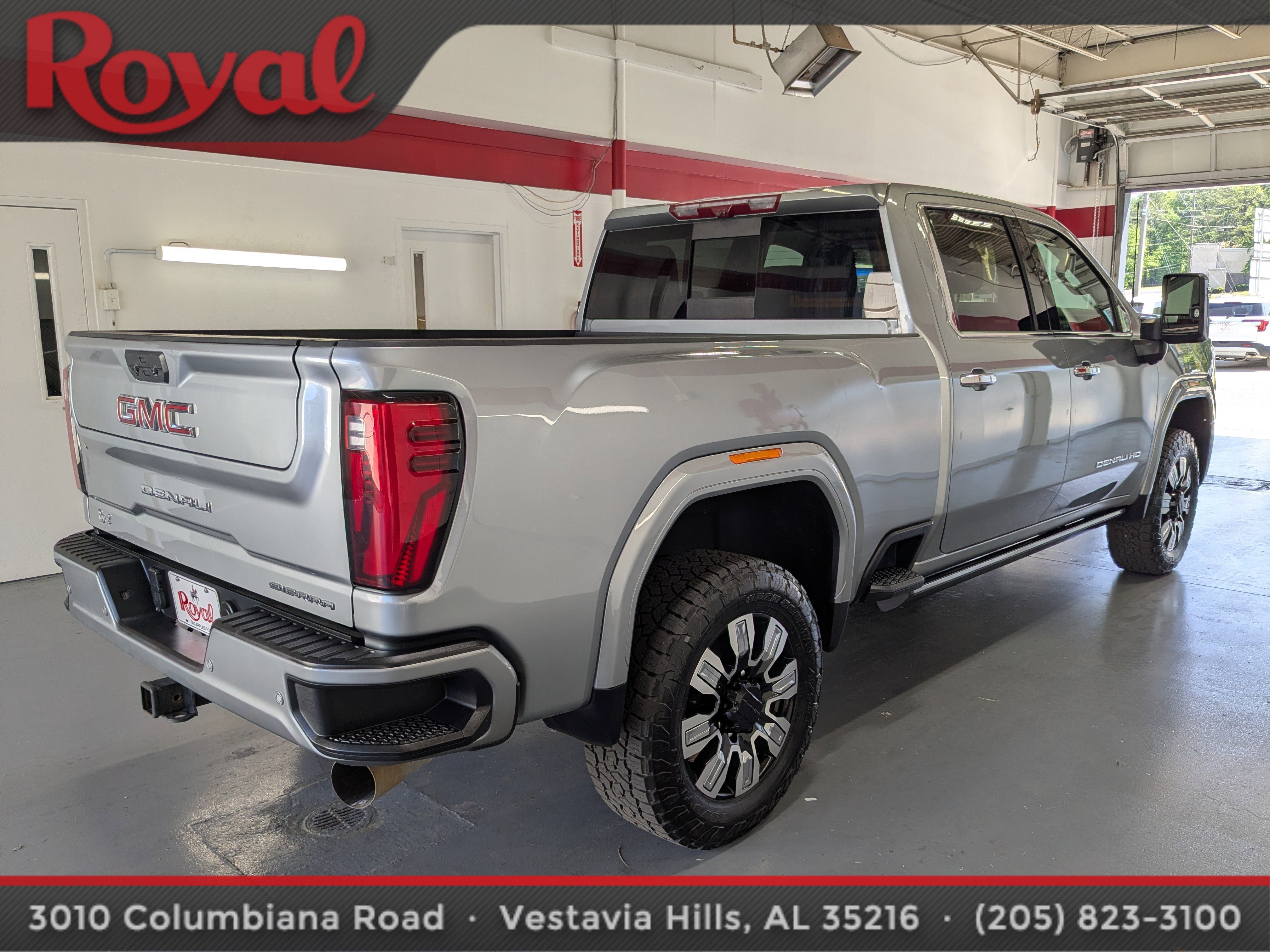 Used 2024 GMC Sierra 2500 Denali w/ Denali Reserve Package image 4