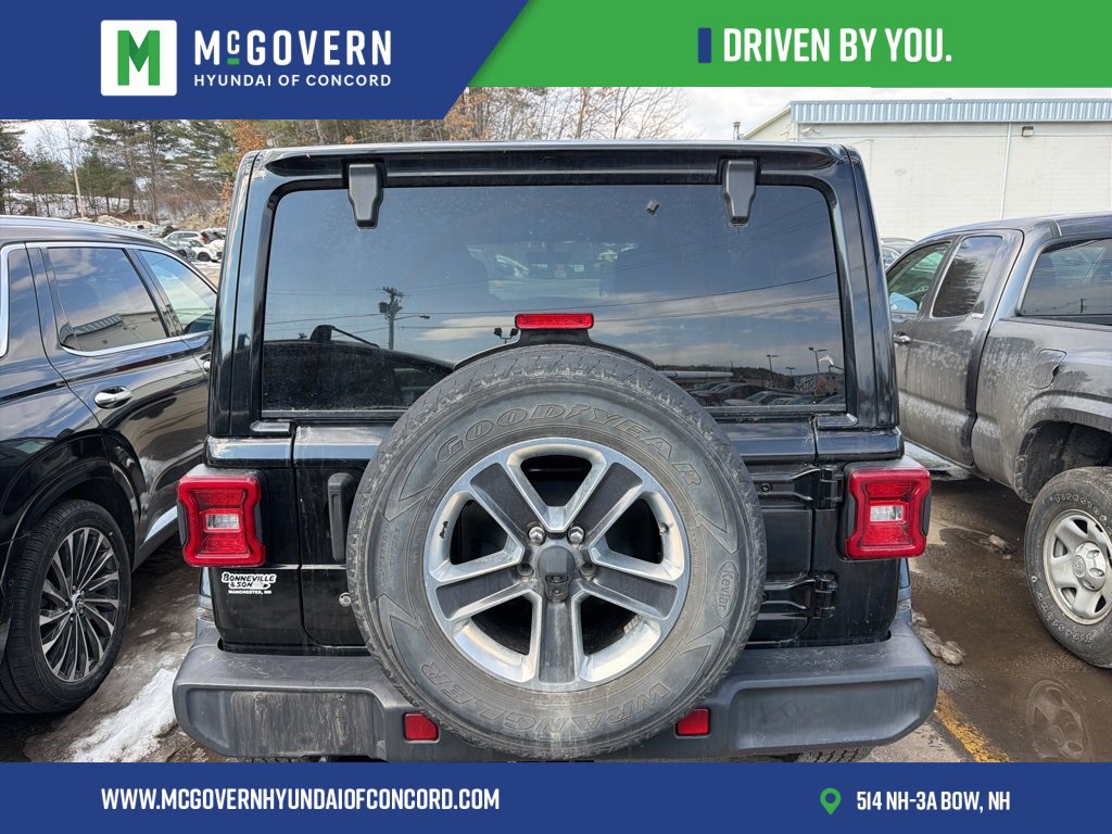 Used 2019 Jeep Wrangler Unlimited Sahara image 3