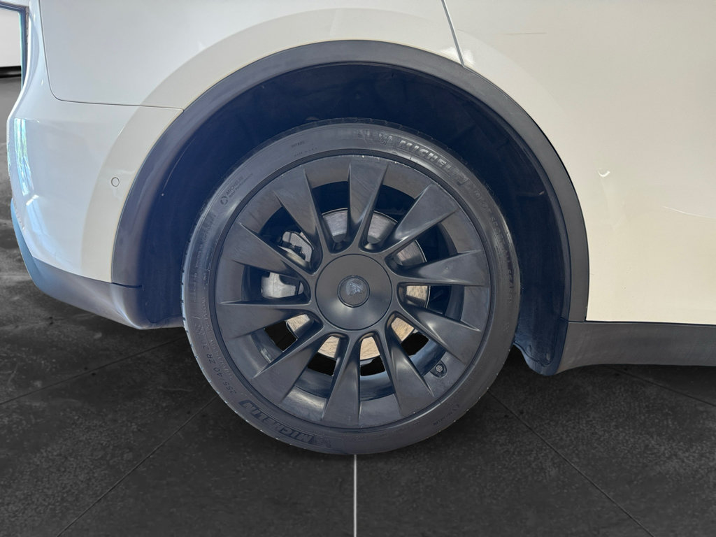 Used 2021 Tesla Model Y Long Range AWD/4WD image 34