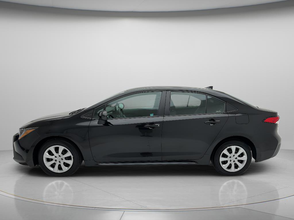 Used 2025 Toyota Corolla LE FWD image 4