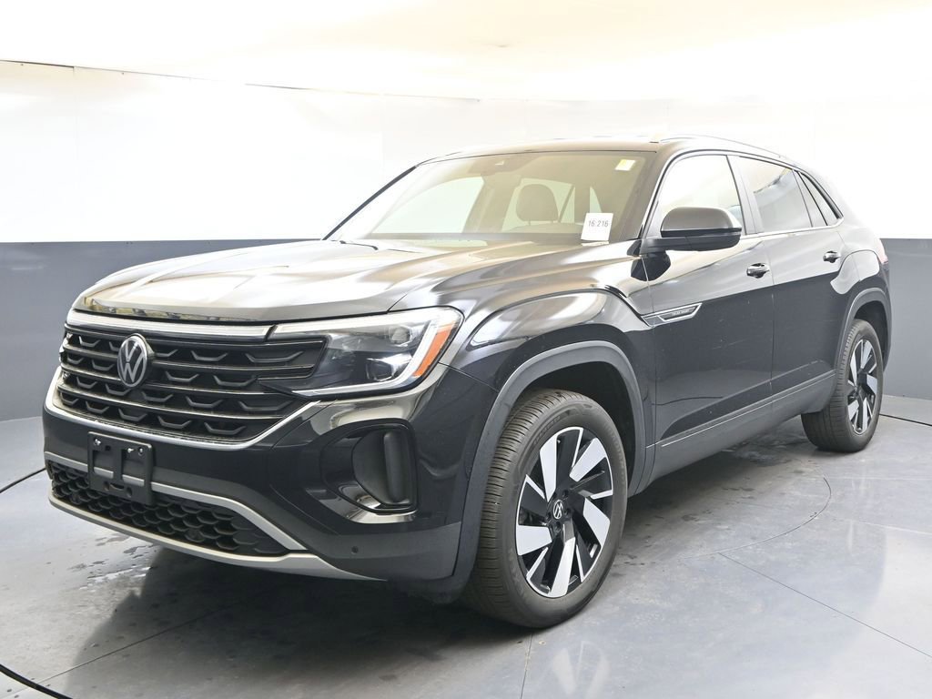 Certified 2025 Volkswagen Atlas Cross Sport SE image 1