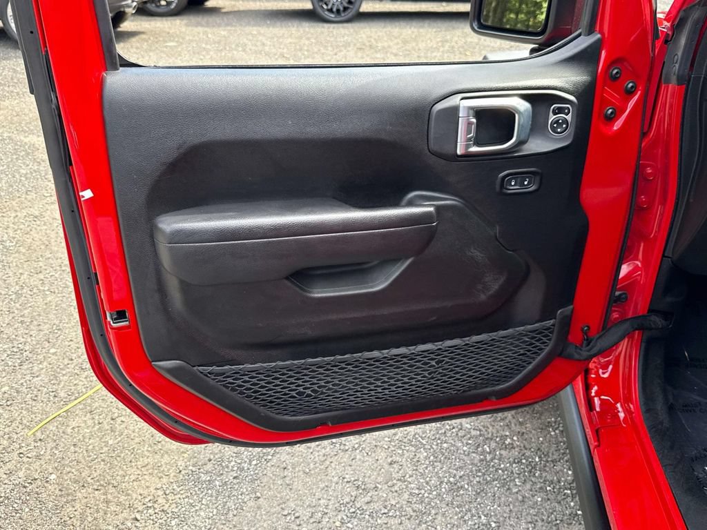 Used 2024 Jeep Wrangler Unlimited Rubicon AWD/4WD image 12