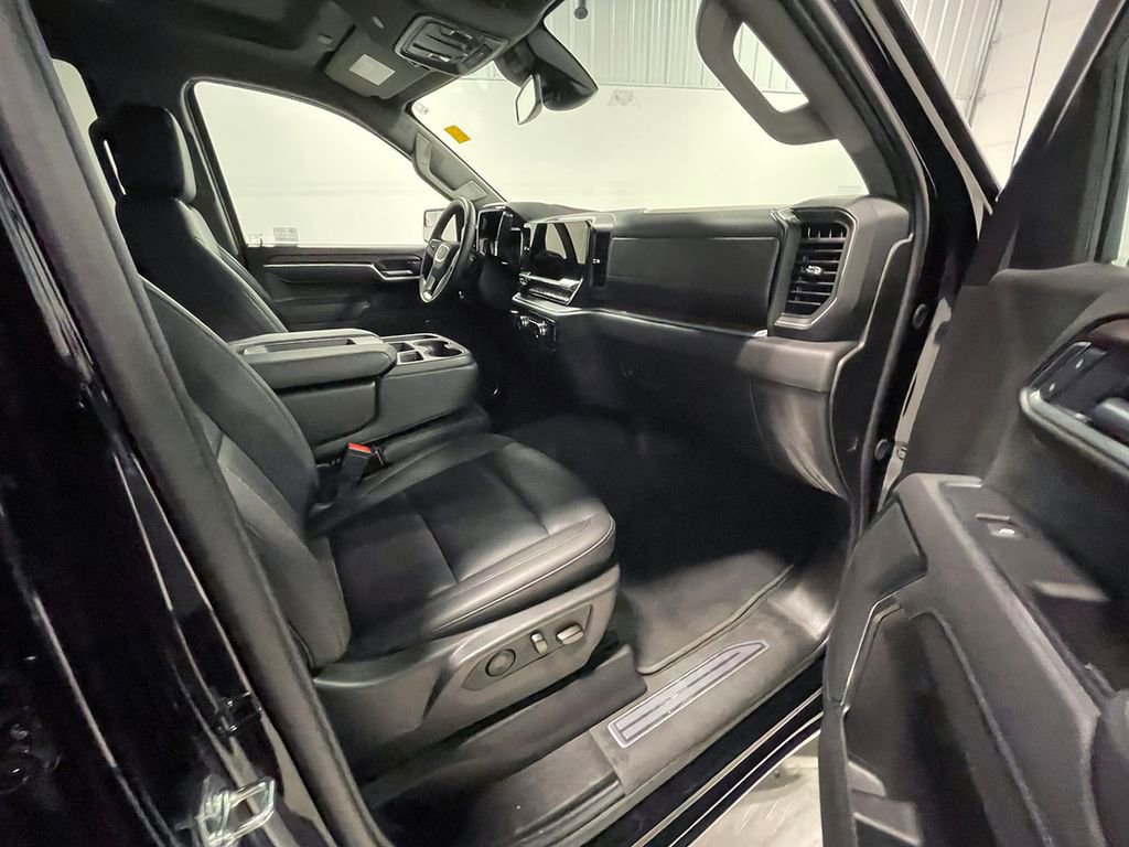 Used 2026 GMC Sierra 1500 SLT AWD/4WD image 25
