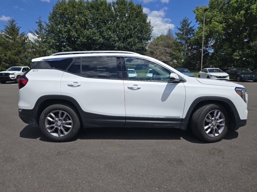 Used 2024 GMC Terrain SLT FWD image 18