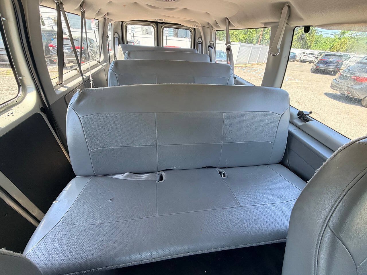 Used 2006 Ford E-350 and Econoline 350 XL RWD image 51