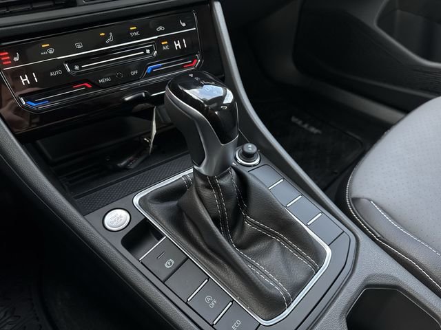 New 2026 Volkswagen Jetta SE FWD image 16
