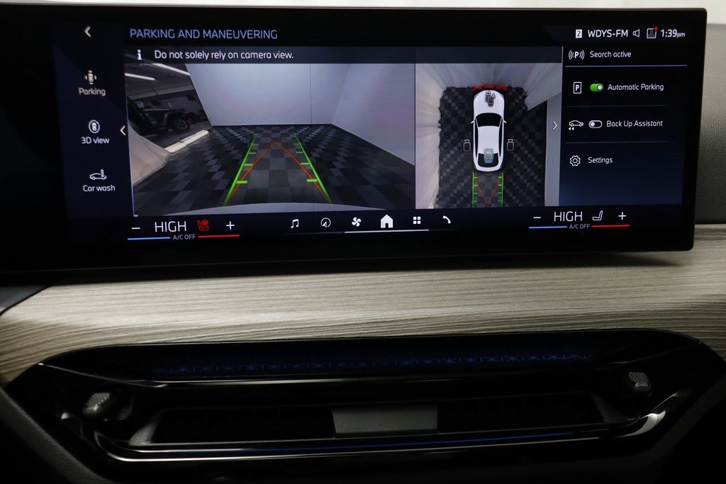 Used 2025 BMW i4 xDrive40i image 10