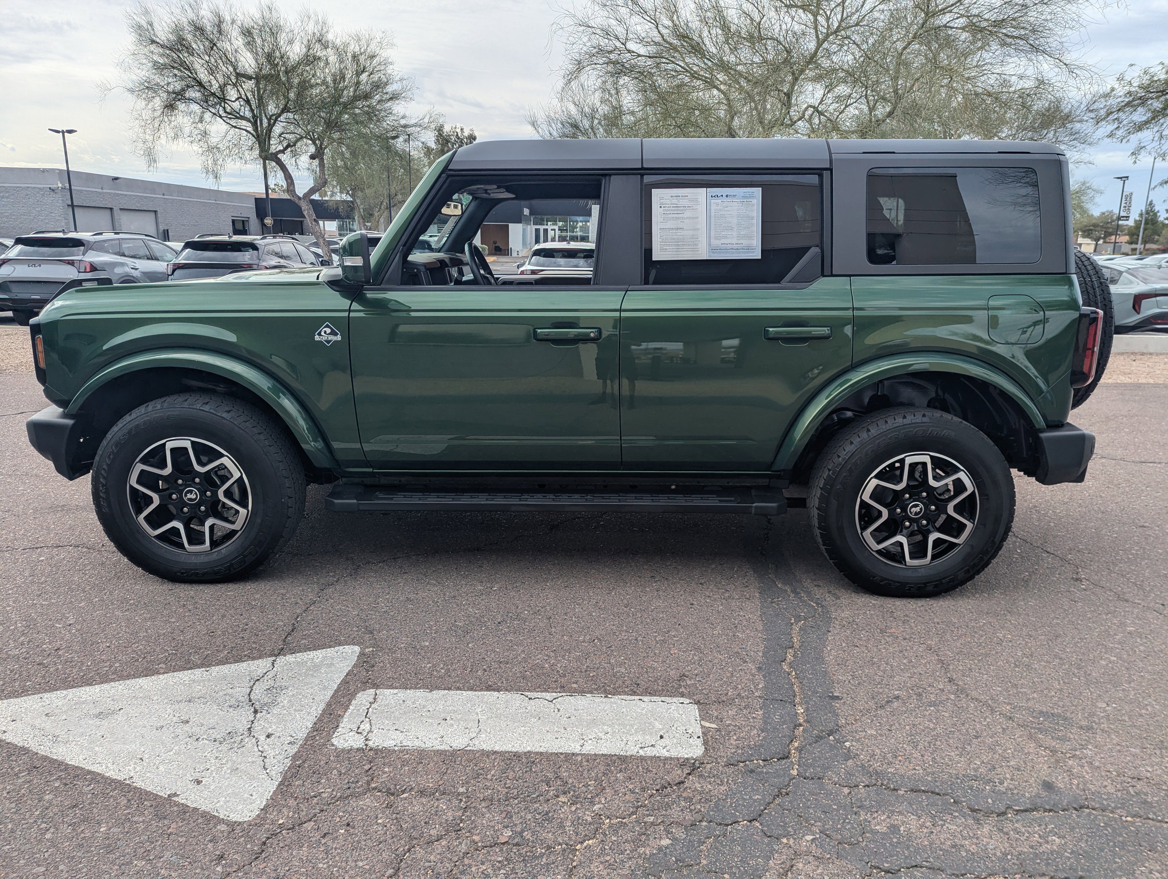 Used 2024 Ford Bronco Outer Banks image 5