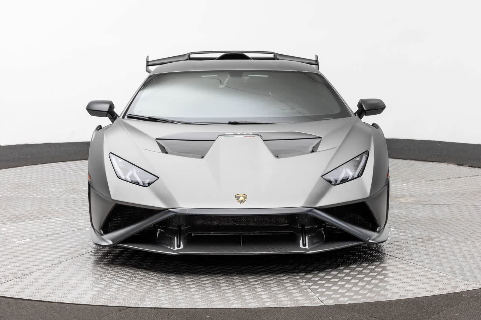 Used 2022 Lamborghini Huracan STO RWD image 6